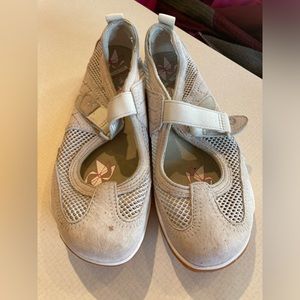 Merrill 6.5 women’s Mary jane mesh sport